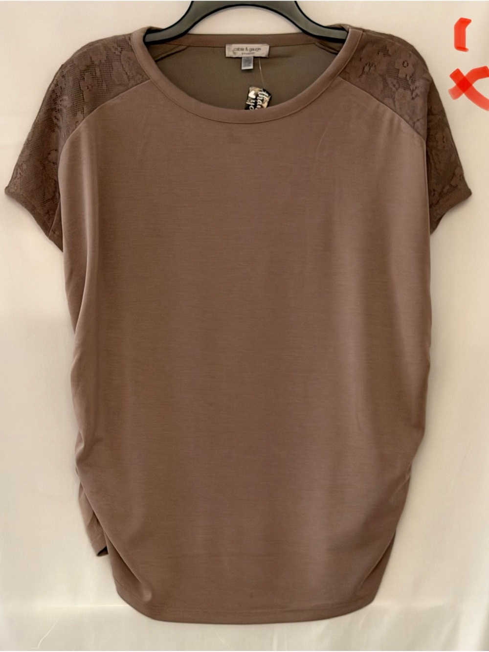 Cable & Gauge Taupe Lace-Shoulder Short Sleeve Tee
